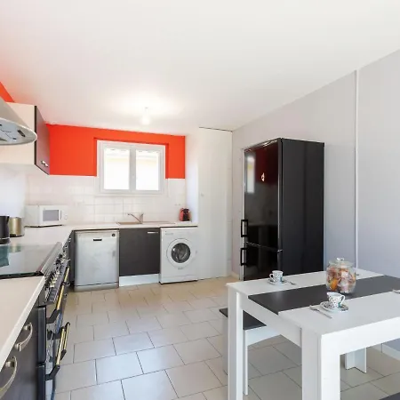Holiday Maisonfort Vakantiehuis *