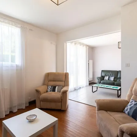Holiday Maisonfort Vakantiehuis *